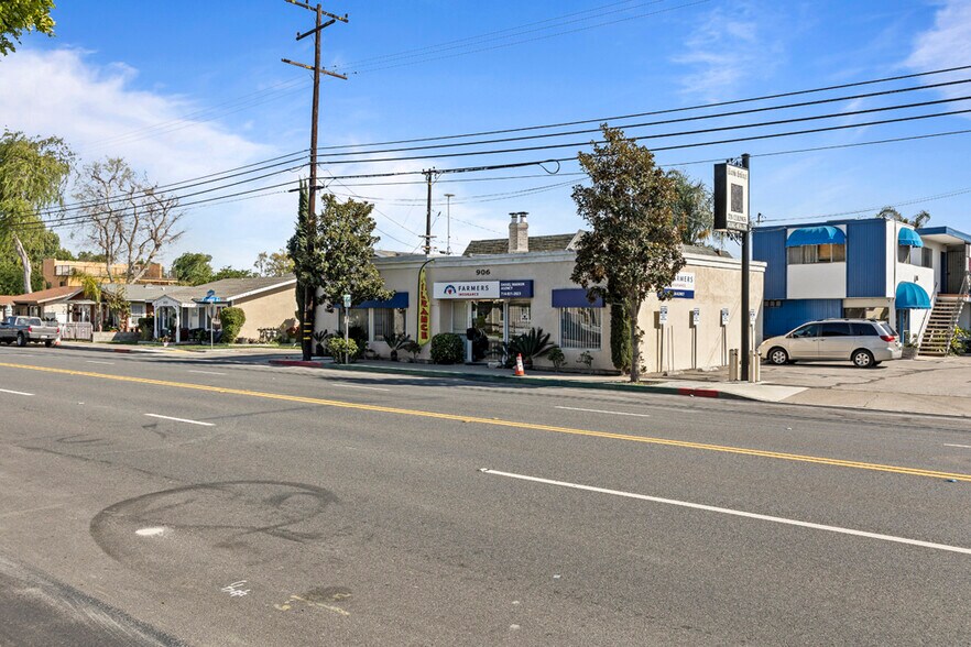 More Photos Of 906 E Commonwealth Ave, Fullerton Storefront For Sale