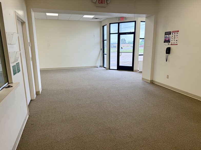 More Photos Of , Lindale Office For Sale