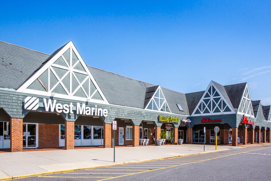 More Photos Of 20 Soundview Marketplace, Port Washington Unknown For Lease