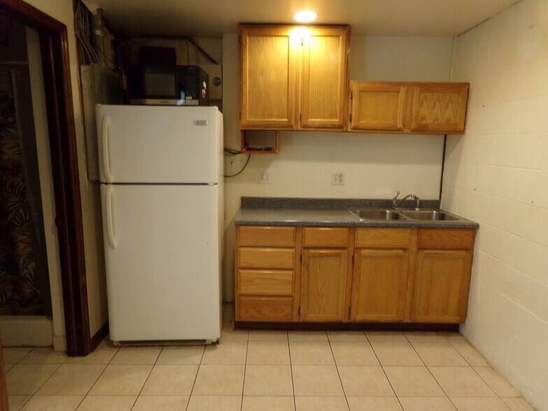 More Photos Of 39 E William St, Delaware Light Distribution For Lease