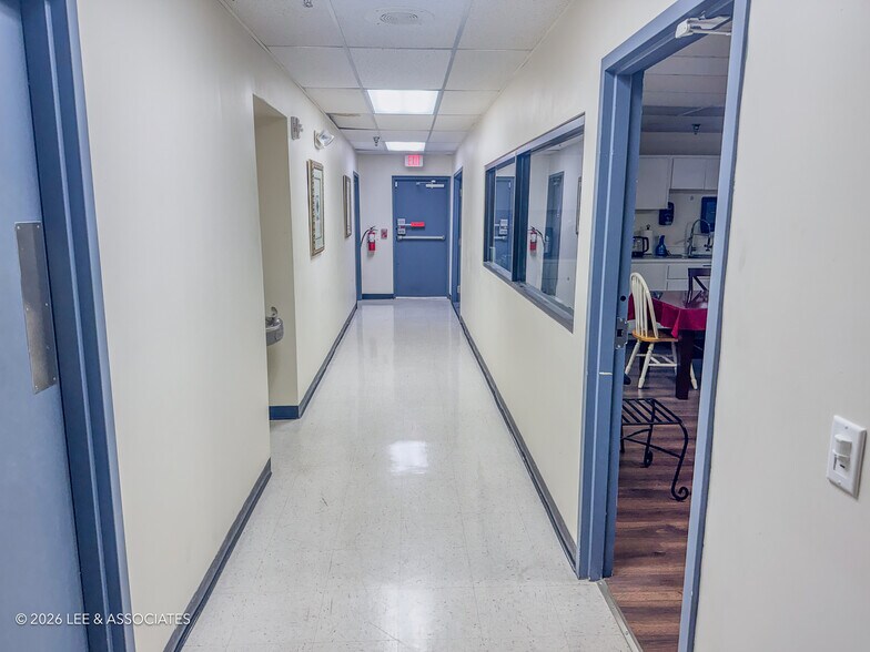 More Photos Of 6915 NW 4th Blvd, Gainesville Freestanding For Lease