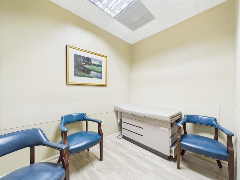 More Photos Of 201 E Dr Hicks Blvd, Florence Medical For Sale