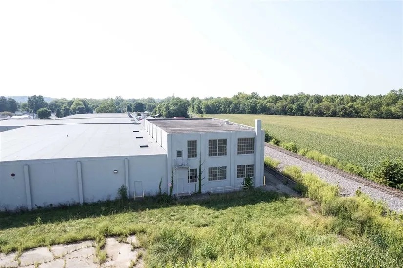 More Photos Of 1400 W Madison Ave, Connersville Warehouse For Lease