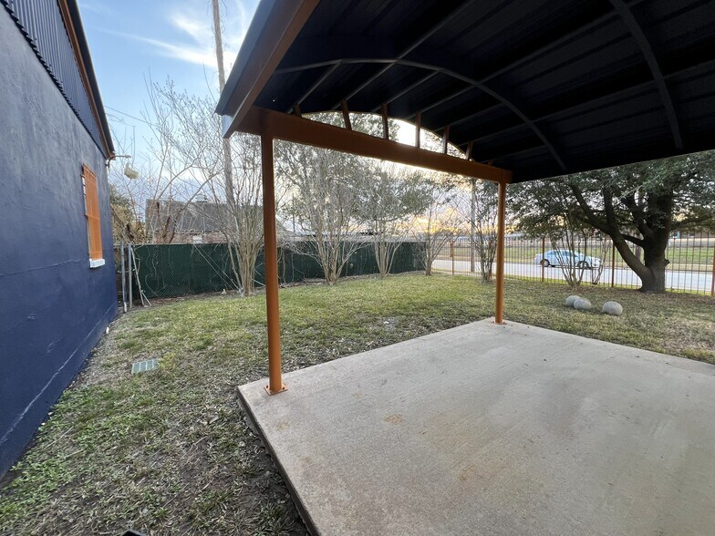 More Photos Of 716 Telephone Rd, Houston Warehouse For Lease