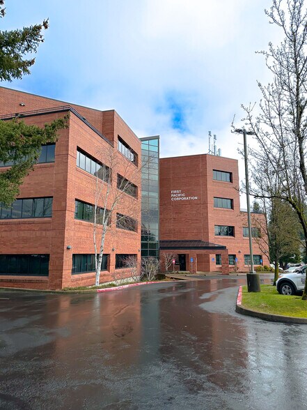 More Photos Of 5121 Skyline Village Loop S, Salem Medical For Sale