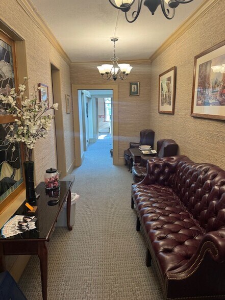More Photos Of 20 N Spruce St, Asheville Office For Sale