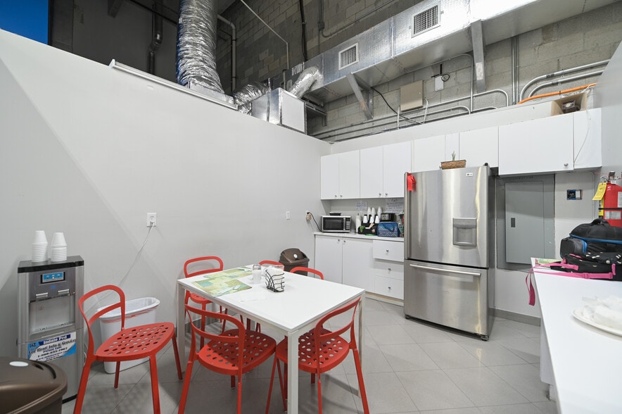 More Photos Of 7770 NW 46th St, Doral Warehouse For Sale