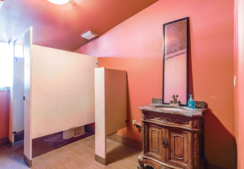 More Photos Of 1395 W Alameda Ave, Denver Freestanding For Sale
