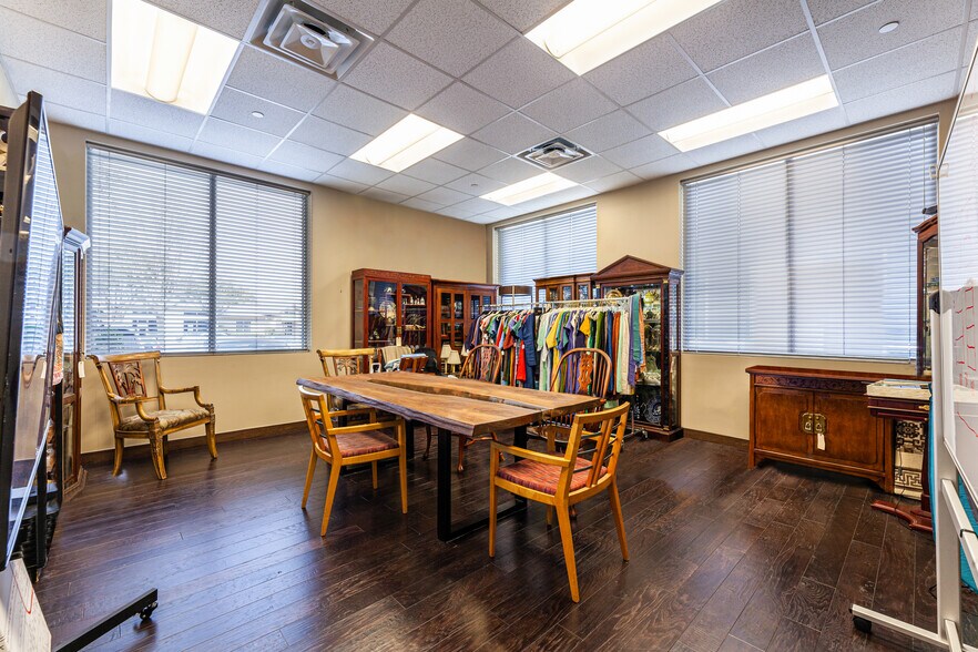 More Photos Of 3205 Talon Dr, Richardson Office For Sale