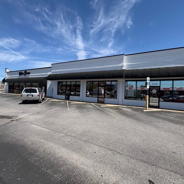 More Photos Of 1036-1050 N Pleasantburg Dr, Greenville Freestanding For Lease