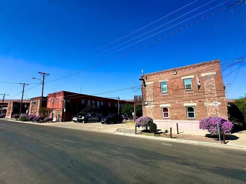 More Photos Of 901-919 Chihuahua St, El Paso Apartments For Sale