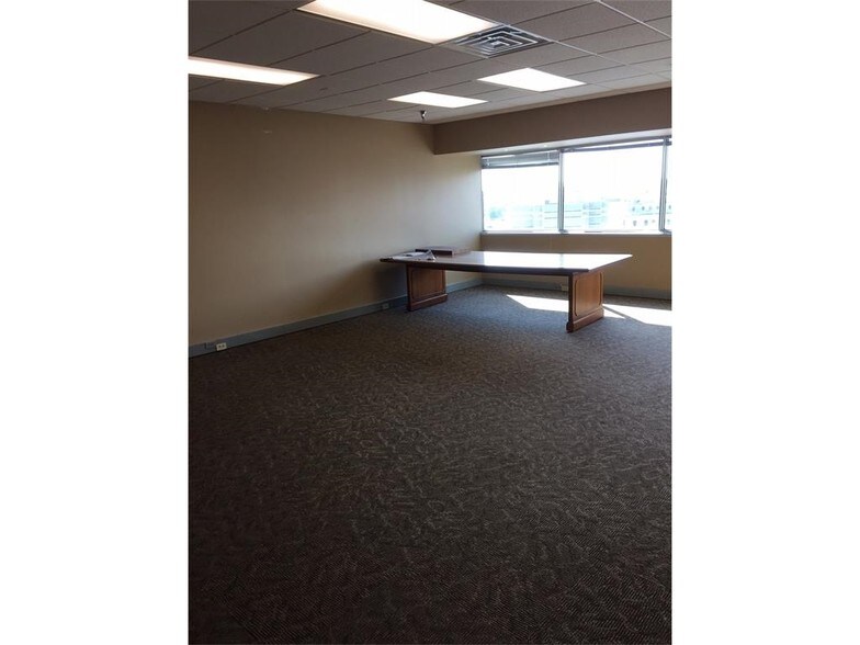 More Photos Of 425 2nd St SE, Cedar Rapids Office For Sale