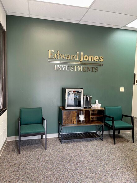 More Photos Of 2736 Towne Centre Dr, Mesquite Freestanding For Sale