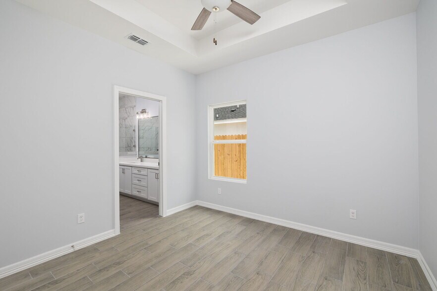 More Photos Of 412 E Acacia St, Alamo Apartments For Sale