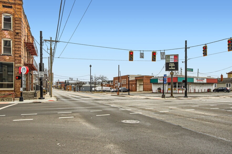 More Photos Of 132 E 5th Ave, Columbus Storefront Retail Residential For Lease