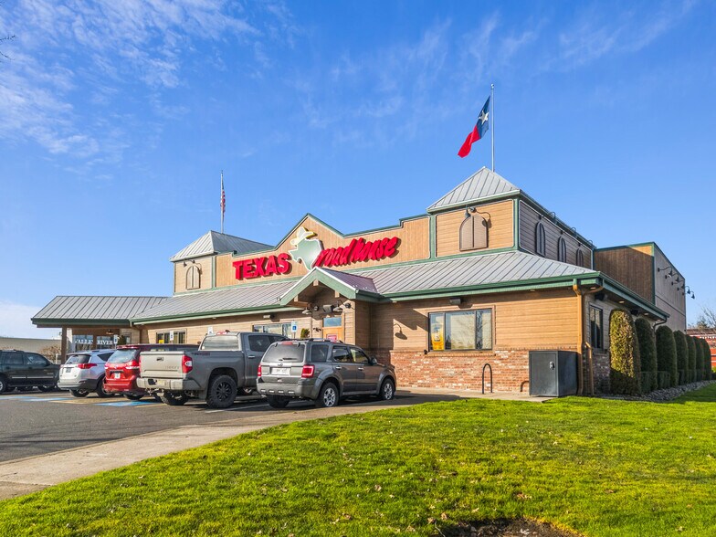 More Photos Of 1060 Valley River Way, Eugene Restaurant For Sale