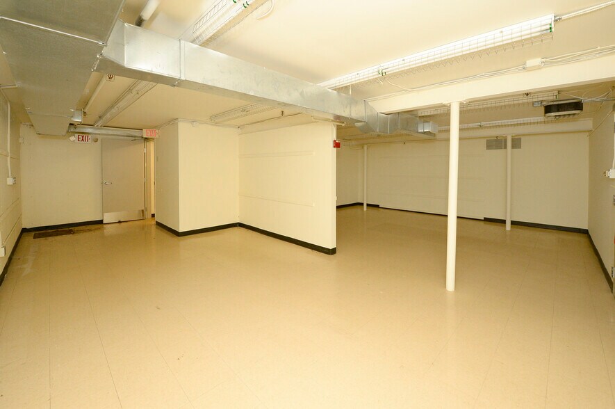 More Photos Of 222 E Ridgewood Ave, Ridgewood Freestanding For Lease