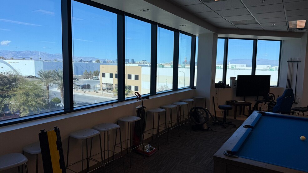 More Photos Of 1545 Pama Ln, Las Vegas Research And Development For Lease