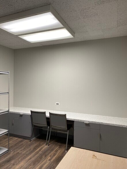 More Photos Of 9400 Village Green Dr, Shreveport Office For Lease