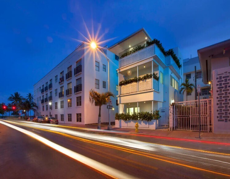 More Photos Of 124 11th St, Miami Beach Hotel For Sale