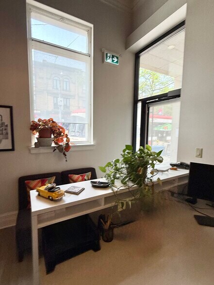 More Photos Of 711 Queen St E, Toronto Bank For Lease