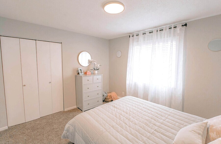 More Photos Of 2807 Lincoln Way, Sioux City Apartments For Sale