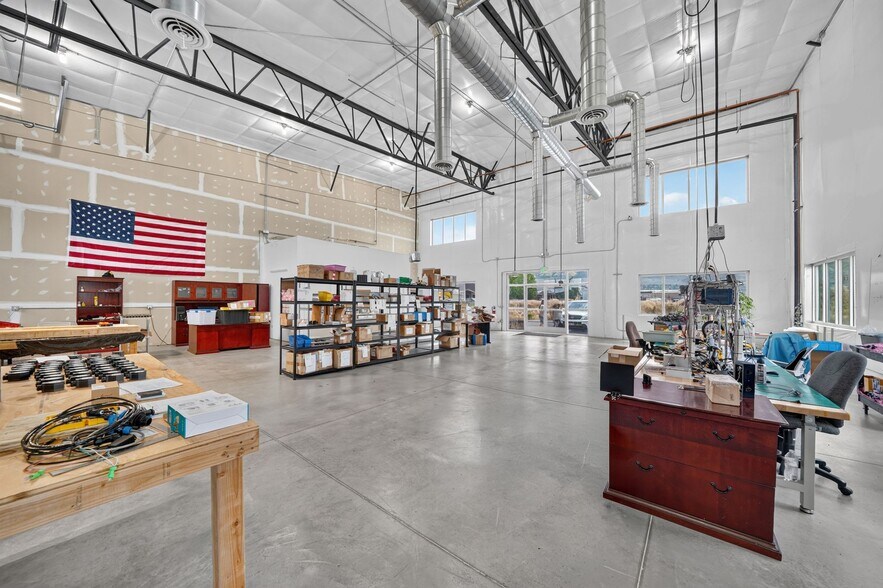 More Photos Of 79 W 3100 N, Hyde Park Flex For Sale