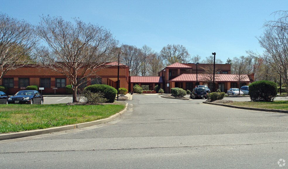 More Photos Of 7 Post Office Rd, Waldorf Medical For Sale
