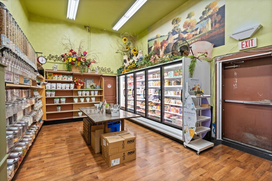 More Photos Of 12249 San Pablo Ave, Richmond Storefront For Sale