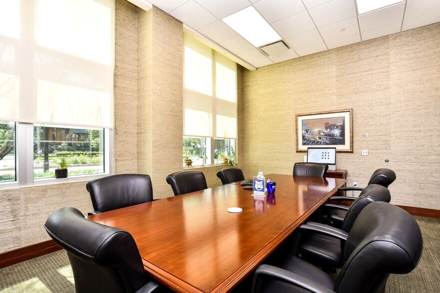 More Photos Of 306 E North St, Greenville Office For Lease