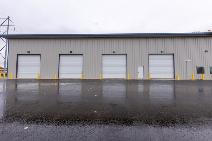 More Photos Of 6709 Universal Ave, Kansas City Warehouse For Sale