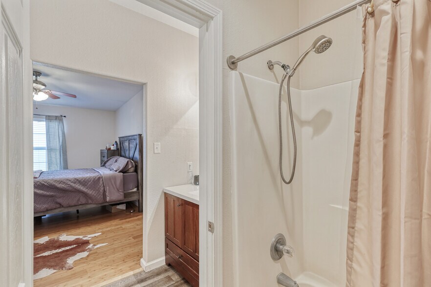 More Photos Of 1105 N 13th St, Alpine Apartments For Sale