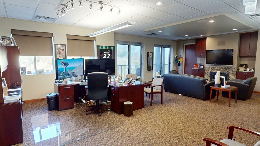 More Photos Of 12500 Reed Hartman Hwy, Cincinnati Office For Lease