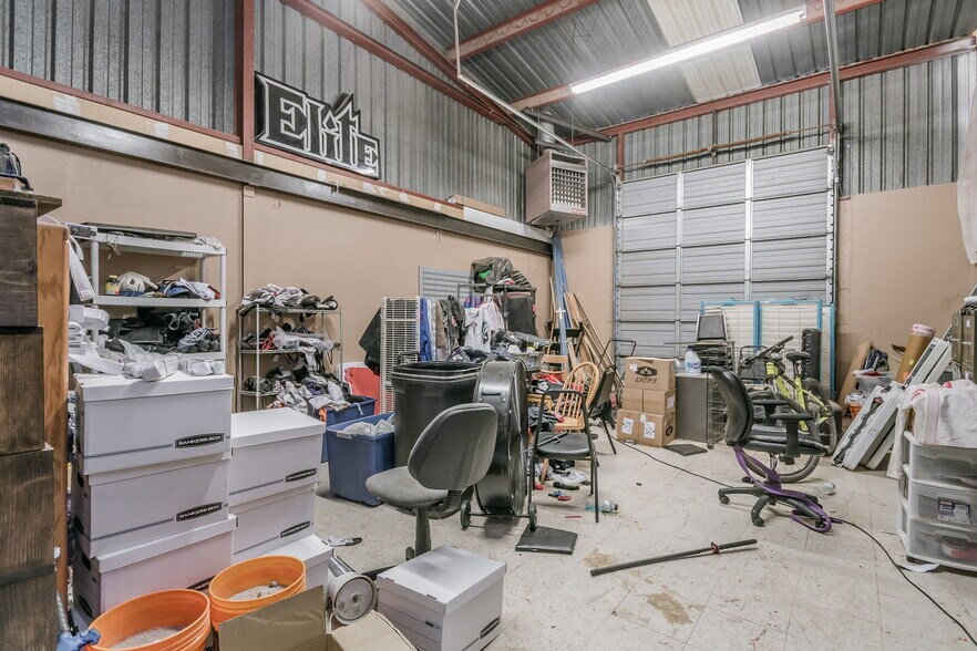 More Photos Of 5740 Canyon Dr, Amarillo Warehouse For Sale