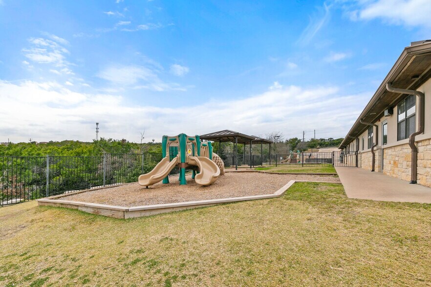 More Photos Of 601 Ranch Road 620 S, Lakeway Office For Sale
