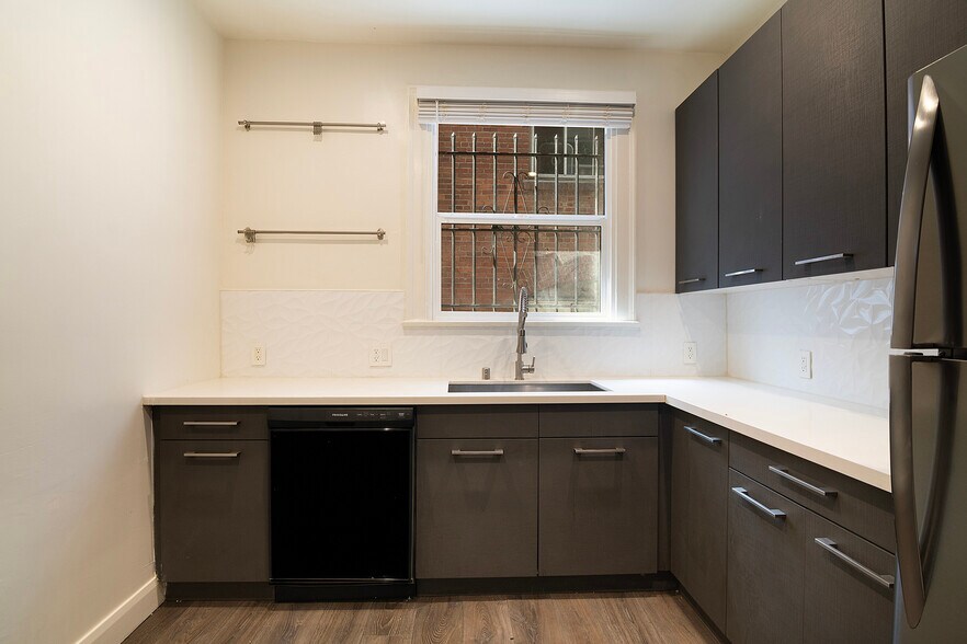 More Photos Of 681 Shatto Pl, Los Angeles Multifamily For Sale