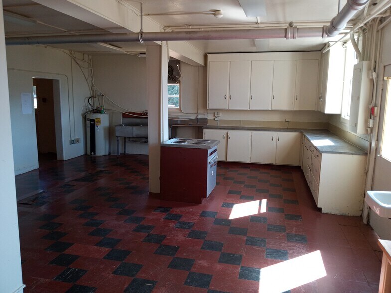 More Photos Of 80304 Old Lorane Hwy, Eugene Lodge Meeting Hall For Sale