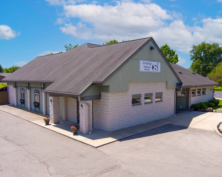 More Photos Of 500 Stonyridge Ave, Troy Veterinarian Kennel For Sale