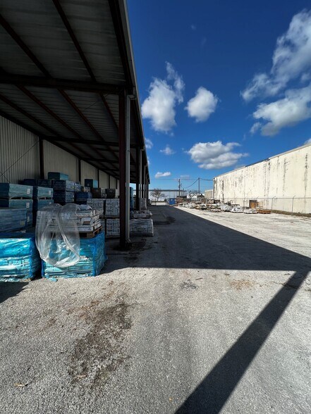 More Photos Of 6507 N 54th St, Tampa Warehouse For Lease