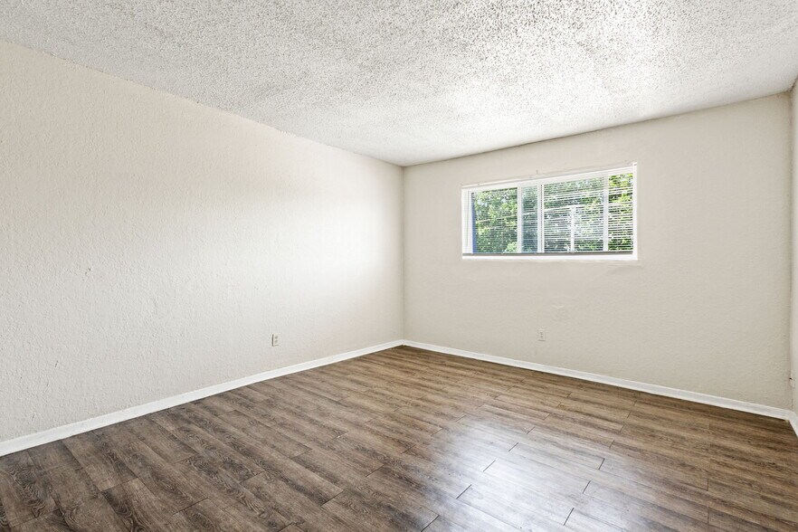 More Photos Of 7550 NW 10th St, Oklahoma City Apartments For Sale