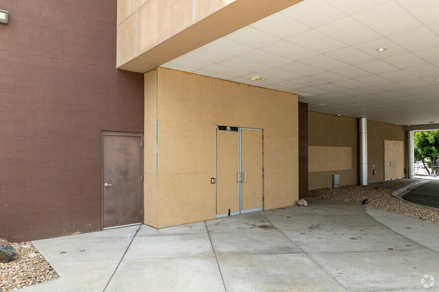 More Photos Of 4000 Quebec St, Denver General Retail For Sale