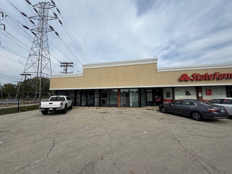 More Photos Of 4950-5020 W Dempster St, Skokie Unknown For Lease