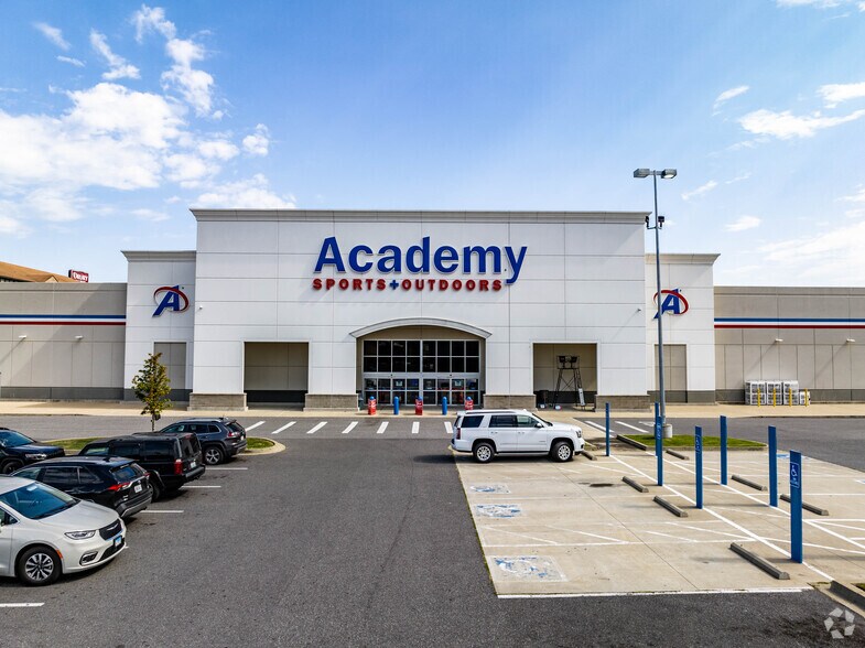 Primary Photo Of 150 McBride Ln, Paducah Freestanding For Sale