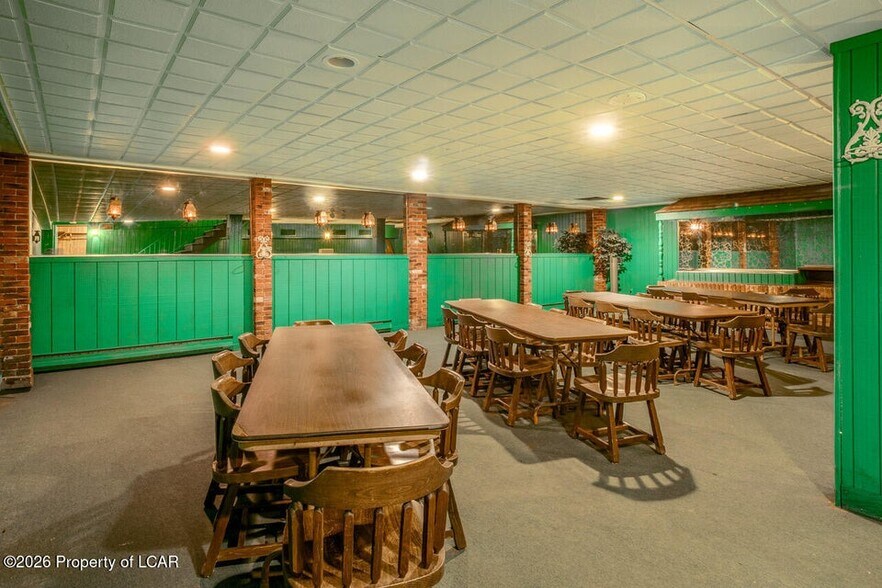 More Photos Of 5501 Bear Creek Blvd, Bear Creek General Retail For Sale