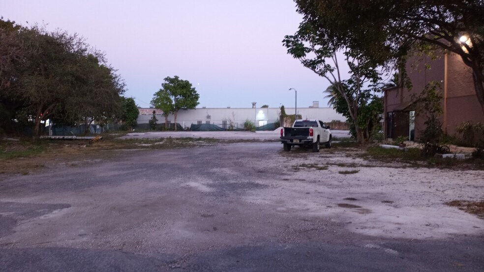 More Photos Of 12584-12598 SW 128th St, Miami Unknown For Lease
