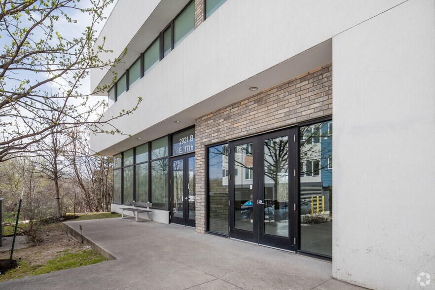 More Photos Of 2921 E 17th St, Austin Loft Creative Space For Sale