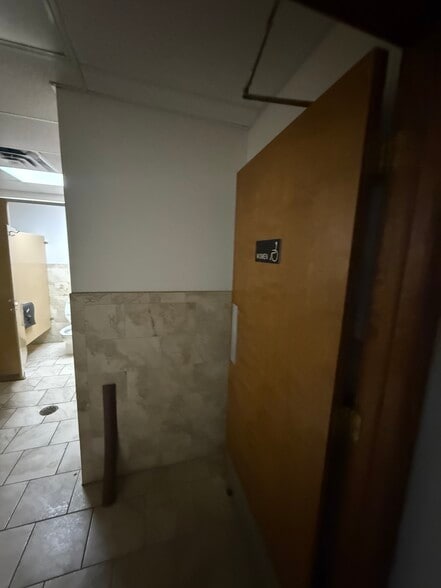 More Photos Of 7200 Nineteen Mile Rd, Sterling Heights Flex For Lease