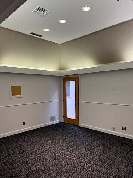 More Photos Of 114 Washington St, Norwalk Office For Sale