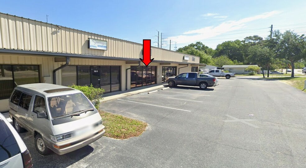 Primary Photo Of 705 Live Oak St, Tarpon Springs Warehouse For Lease