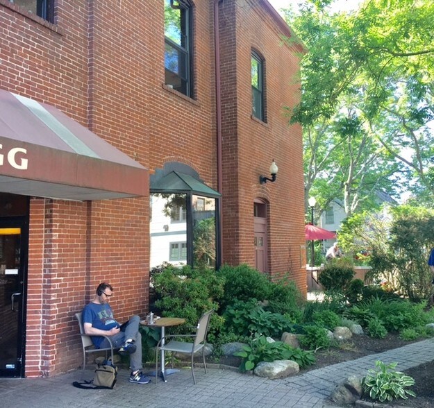 More Photos Of 17 Kellogg Ave, Amherst Storefront Retail Office For Lease